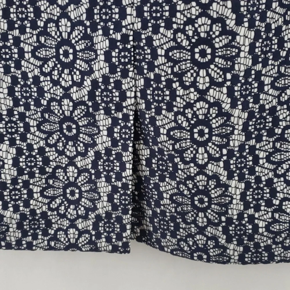 Banana Republic Lace Skirt Navy Floral Lace Pencil Skirt size 8 Career Wear